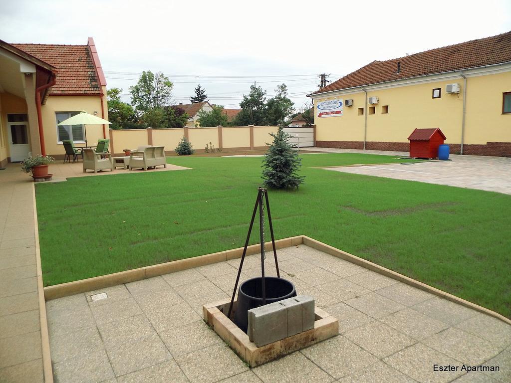 Eszter Apartman Bekescsaba Ngoại thất bức ảnh